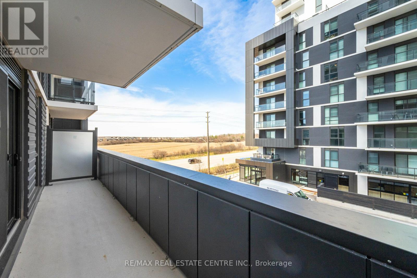 315 - 335 Wheat Boom Drive, Oakville, Ontario  L6H 7X4 - Photo 2 - W12204244
