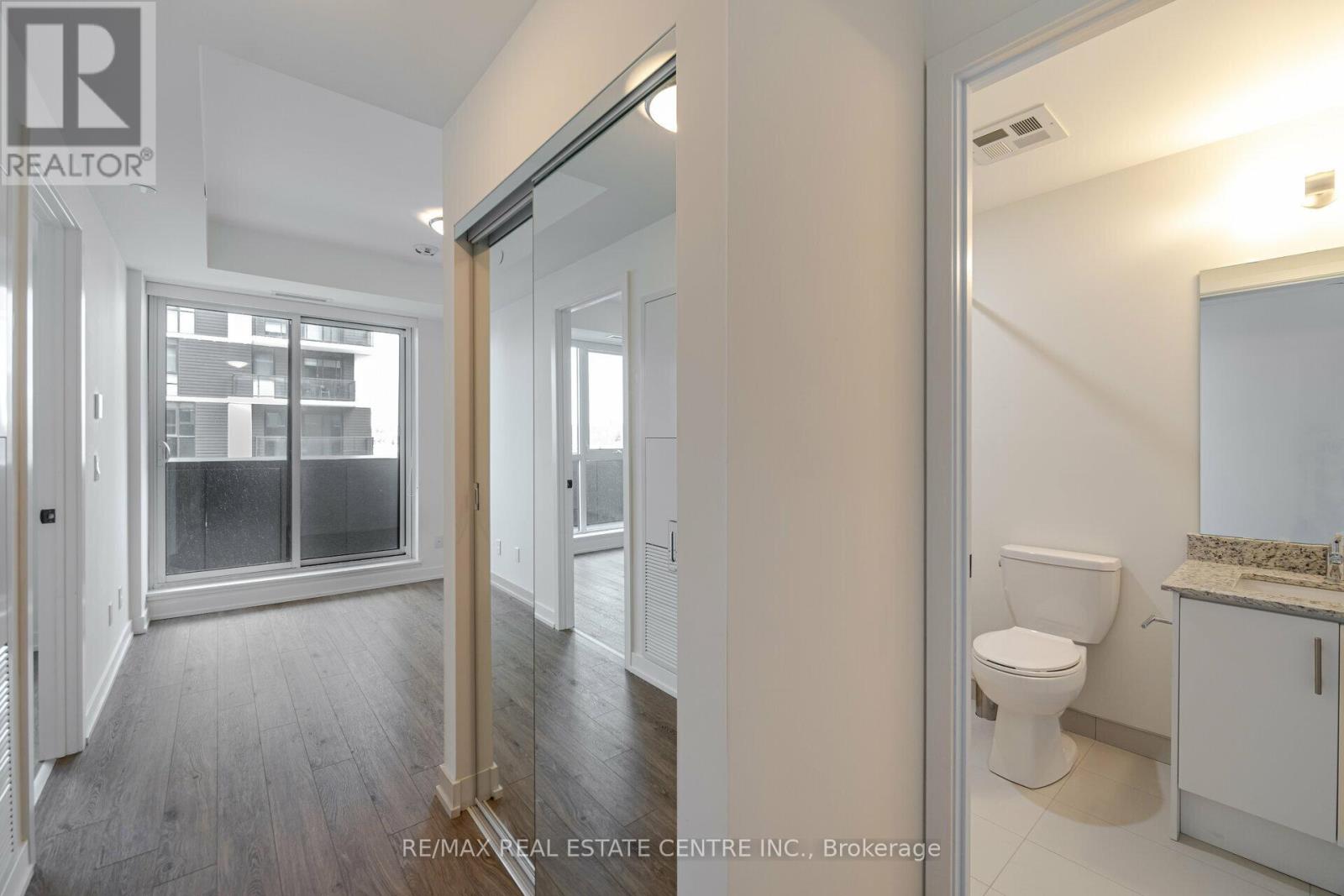 315 - 335 Wheat Boom Drive, Oakville, Ontario  L6H 7X4 - Photo 6 - W12204244