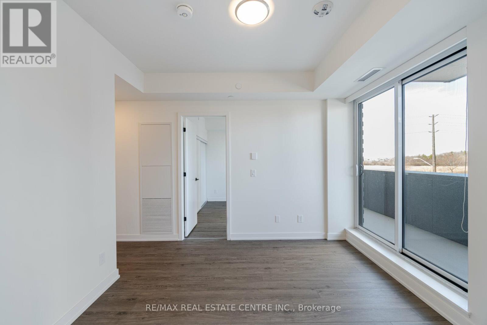 315 - 335 Wheat Boom Drive, Oakville, Ontario  L6H 7X4 - Photo 8 - W12204244