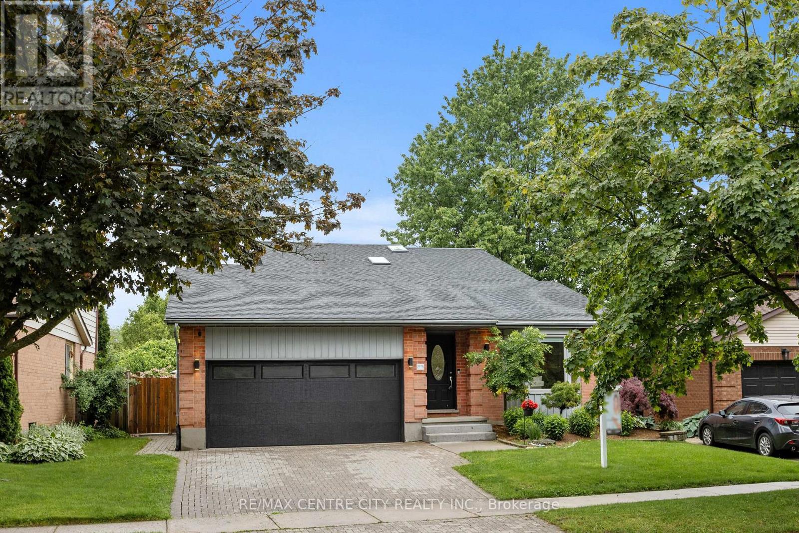 1175 GLENORA DRIVE, London North, Ontario