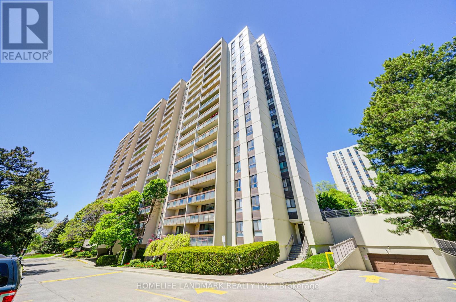 1706 - 260 Seneca Hill Drive, Toronto, Ontario  M2J 4S6 - Photo 1 - C12204263