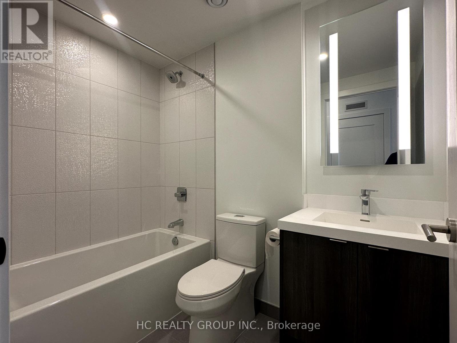215 - 30 Inn On The Park Drive, Toronto, Ontario  M3C 0P7 - Photo 11 - C12204266