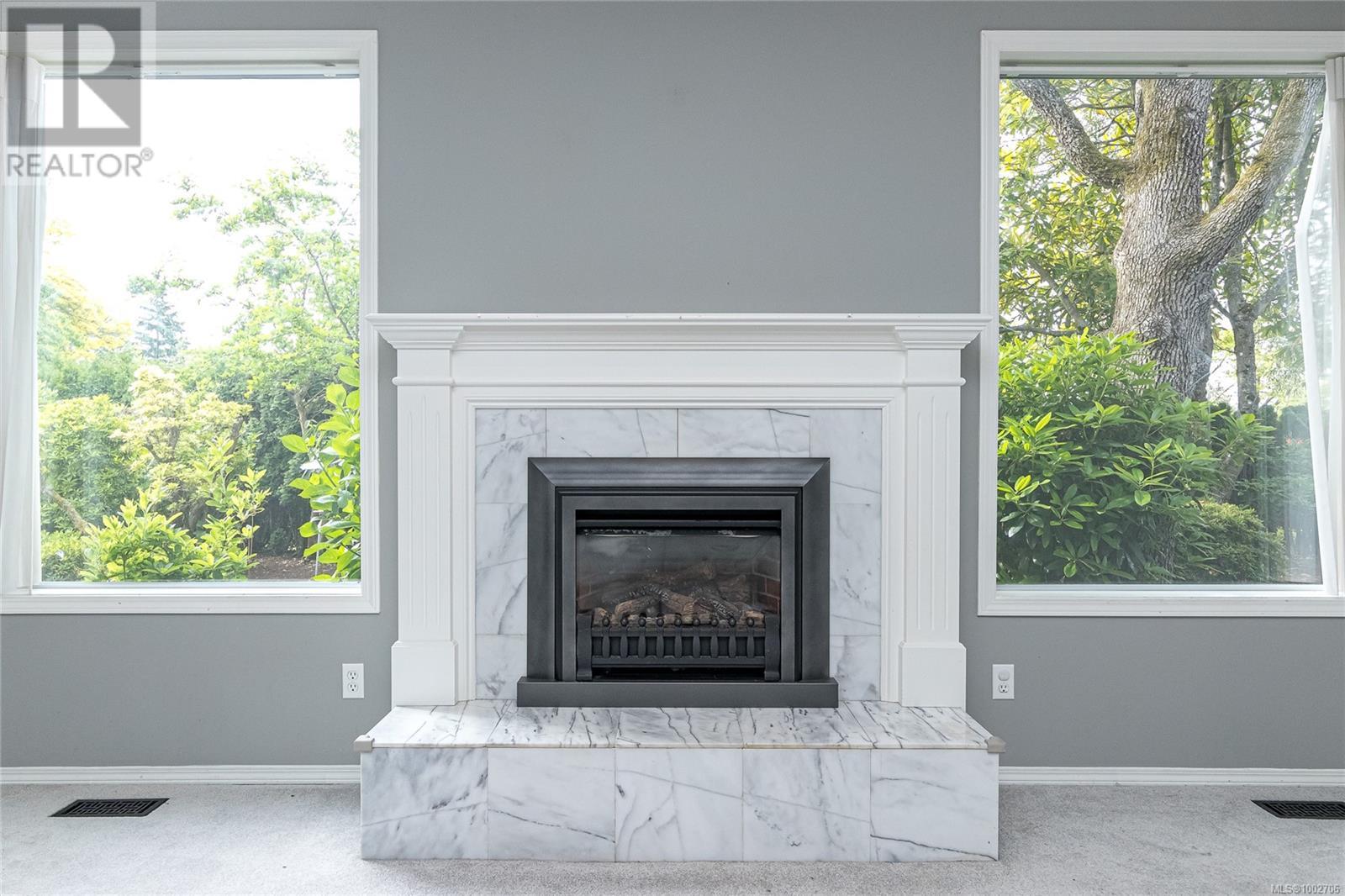Property at 4301 Maltwood Close image 3