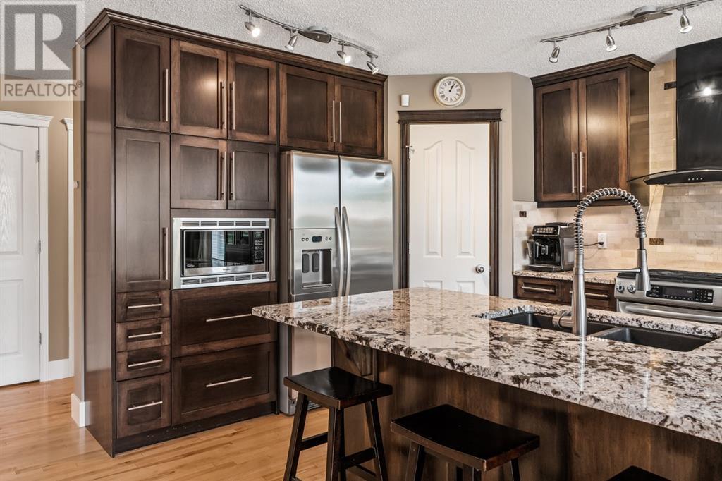 56 Cougarstone Square Sw, Calgary, Alberta  T3H 5J3 - Photo 8 - A2227395