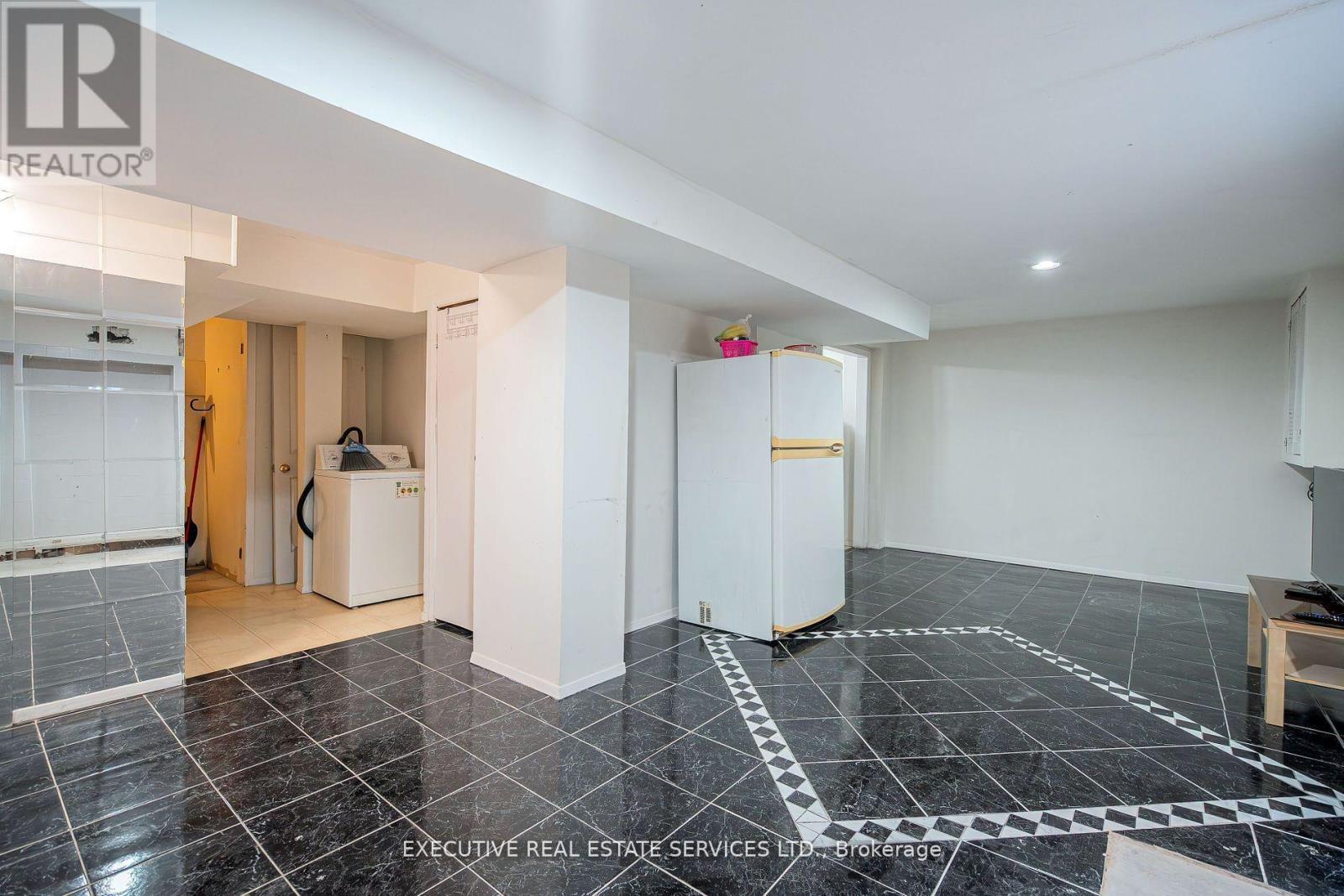 13 Stillwater Crescent, Brampton, Ontario  L6X 3K6 - Photo 31 - W12204254