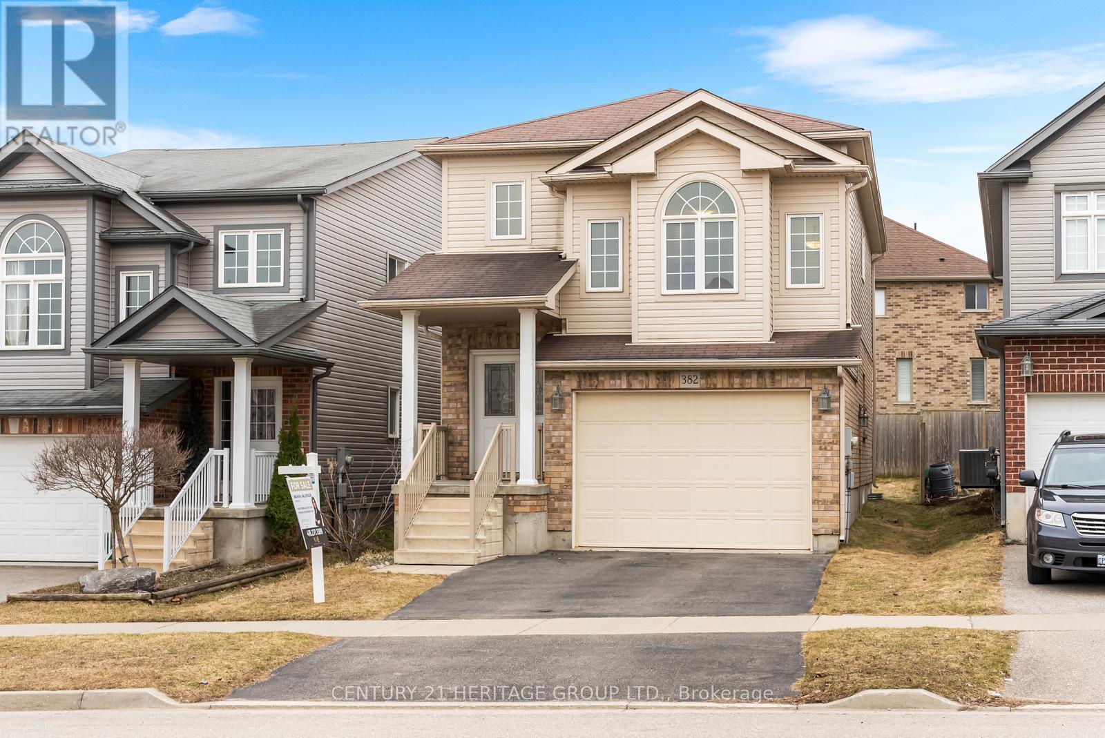 382 Woodbine Avenue, Kitchener, Ontario  N2R 0A9 - Photo 2 - X12204261