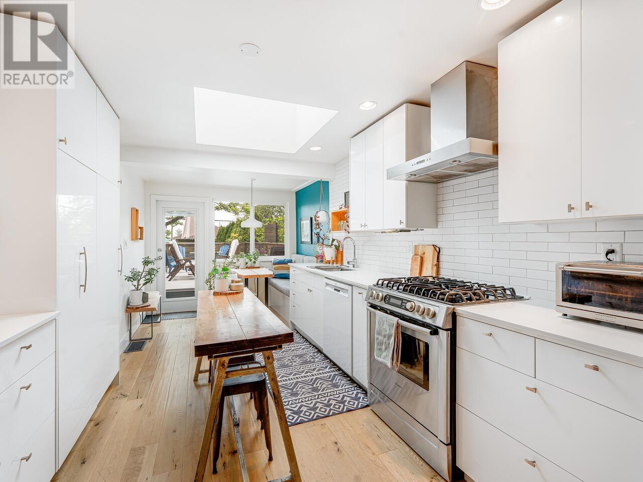 645 E 5th Street, North Vancouver, British Columbia  V7L 1M6 - Photo 7 - R3003329