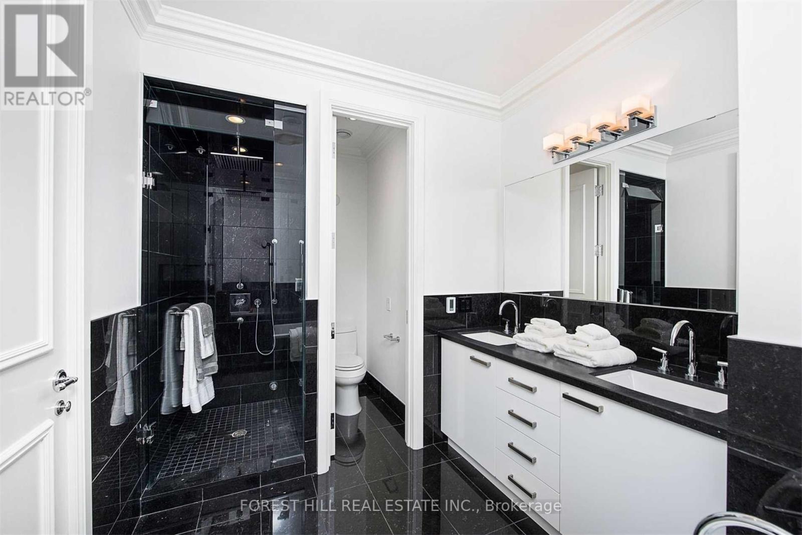 4202 - 311 Bay Street, Toronto, Ontario  M5H 4G5 - Photo 8 - C12204271