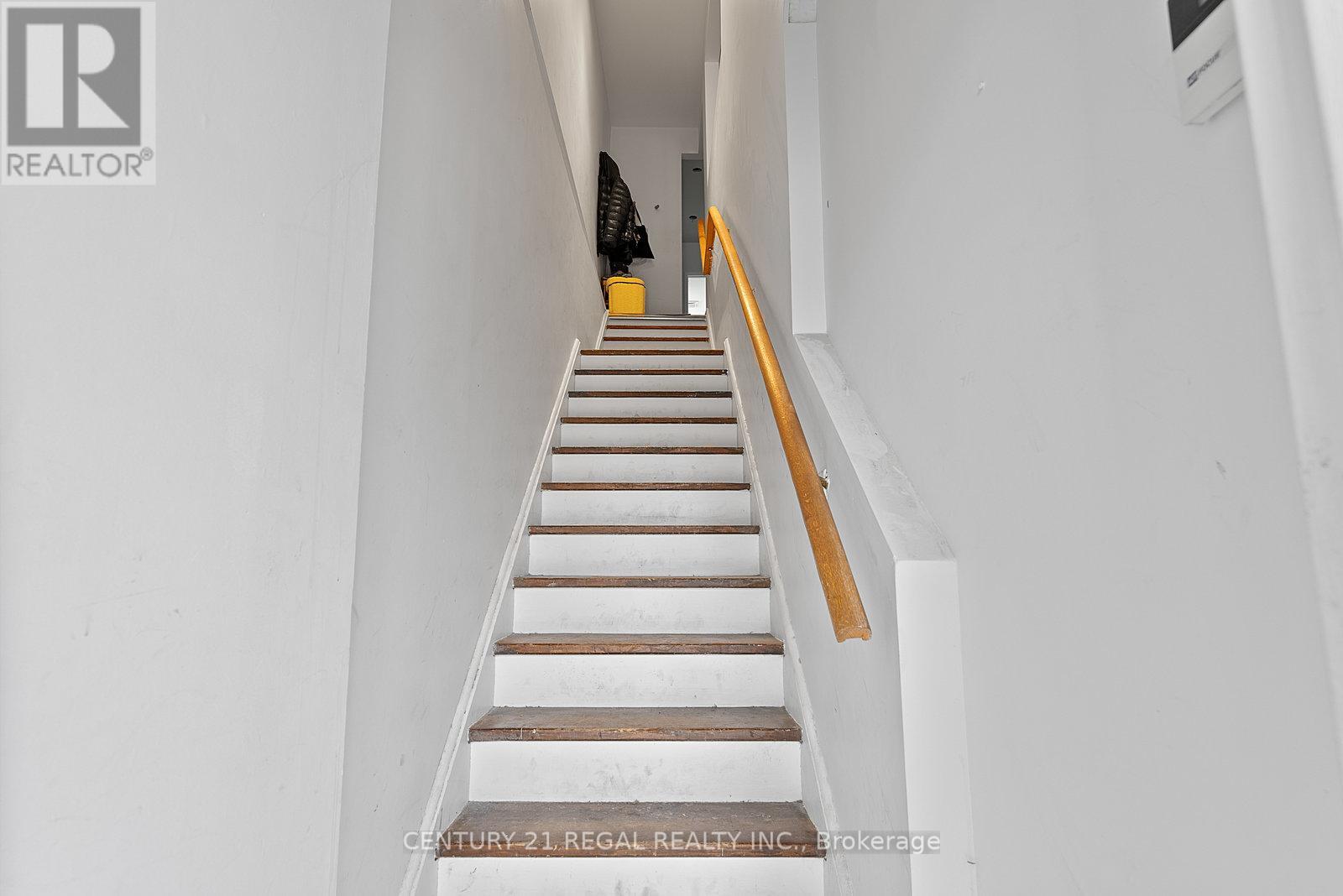 1664 Queen Street W, Toronto, Ontario  M6R 1B2 - Photo 17 - W12204273