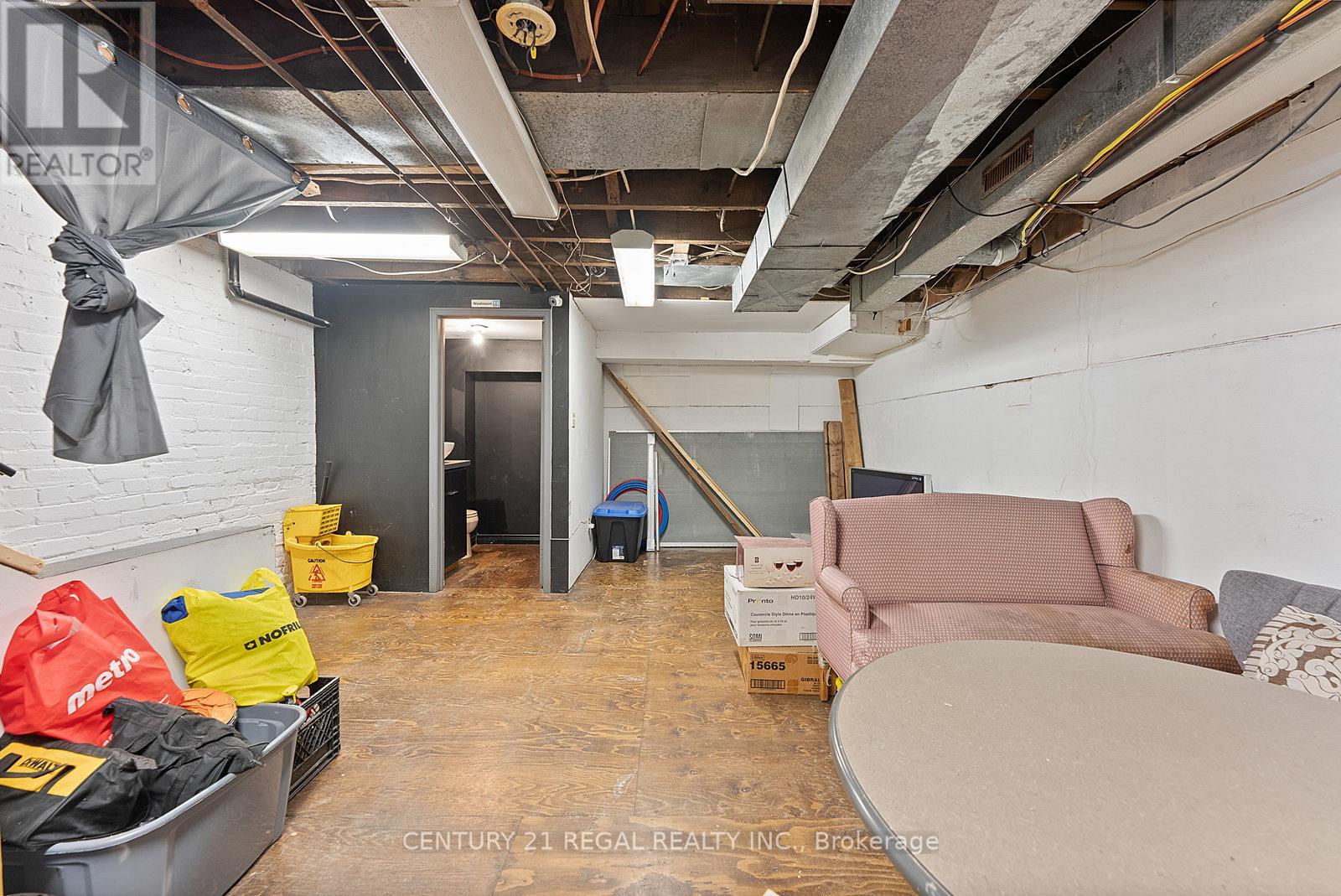 1664 Queen Street W, Toronto, Ontario  M6R 1B2 - Photo 38 - W12204273