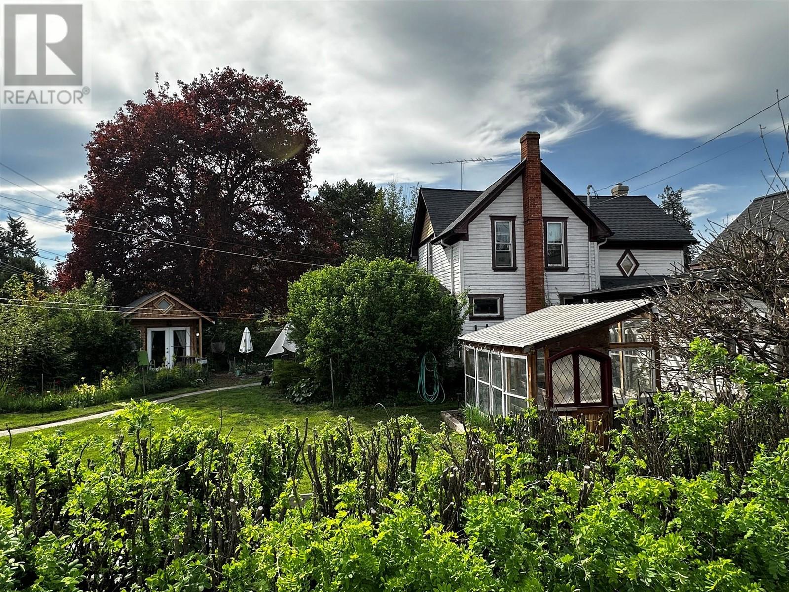 3720 Wood Avenue, Armstrong, British Columbia