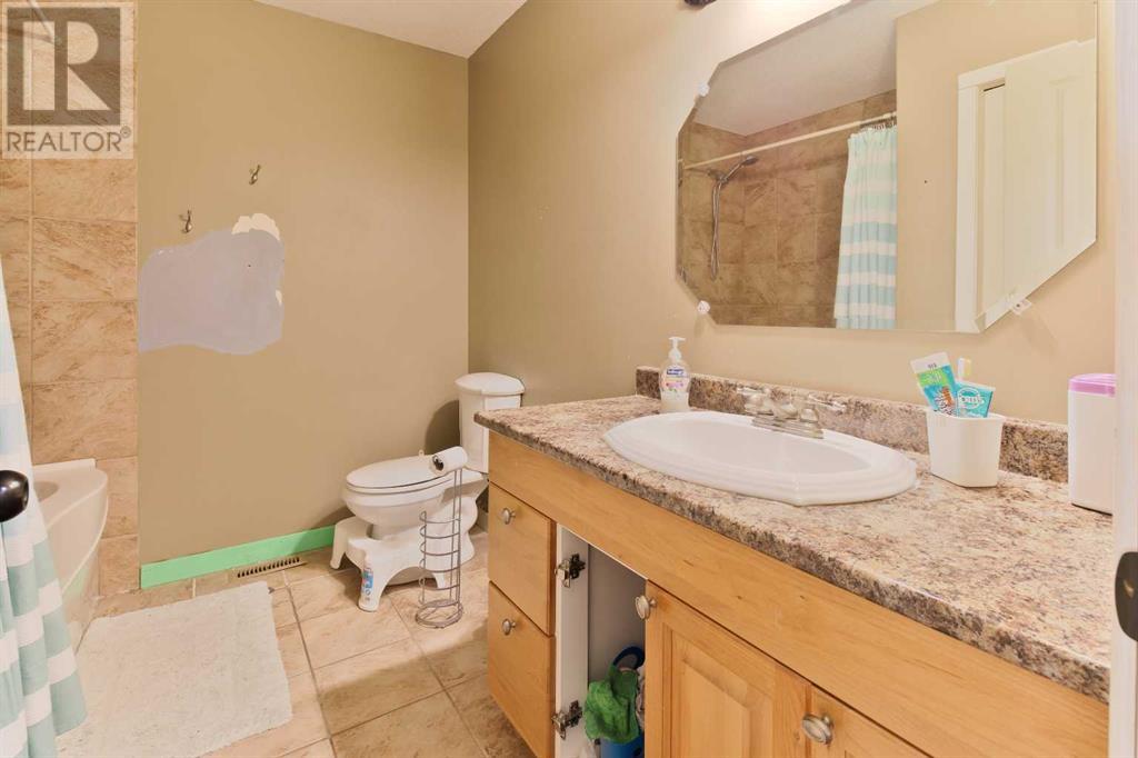 114 Algonquin Road W, Lethbridge, Alberta  T1K 5H3 - Photo 28 - A2228765