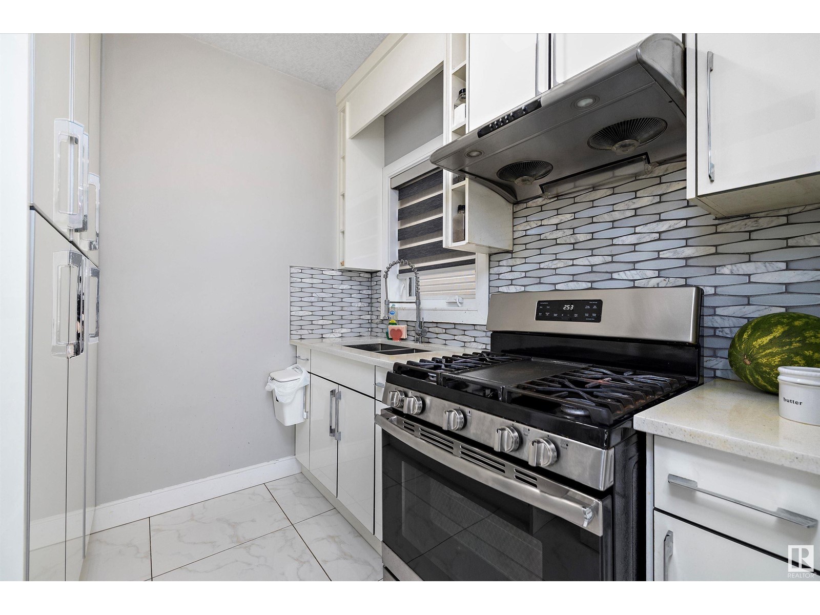 Property at 605 HUDSON RD NW image 2