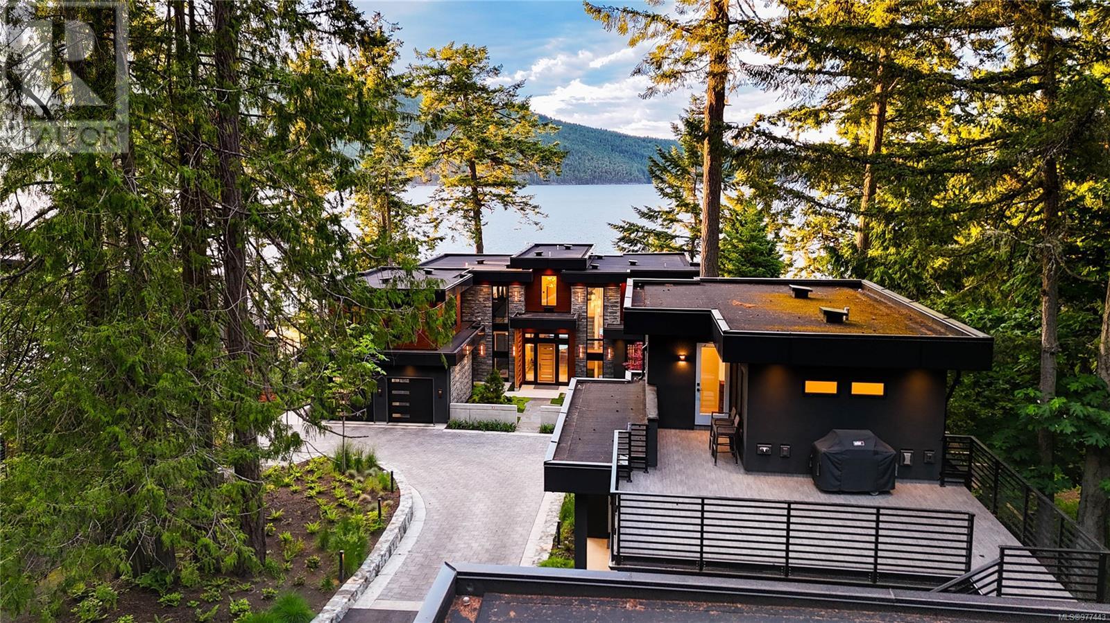 848 Lands End Rd, North Saanich, British Columbia