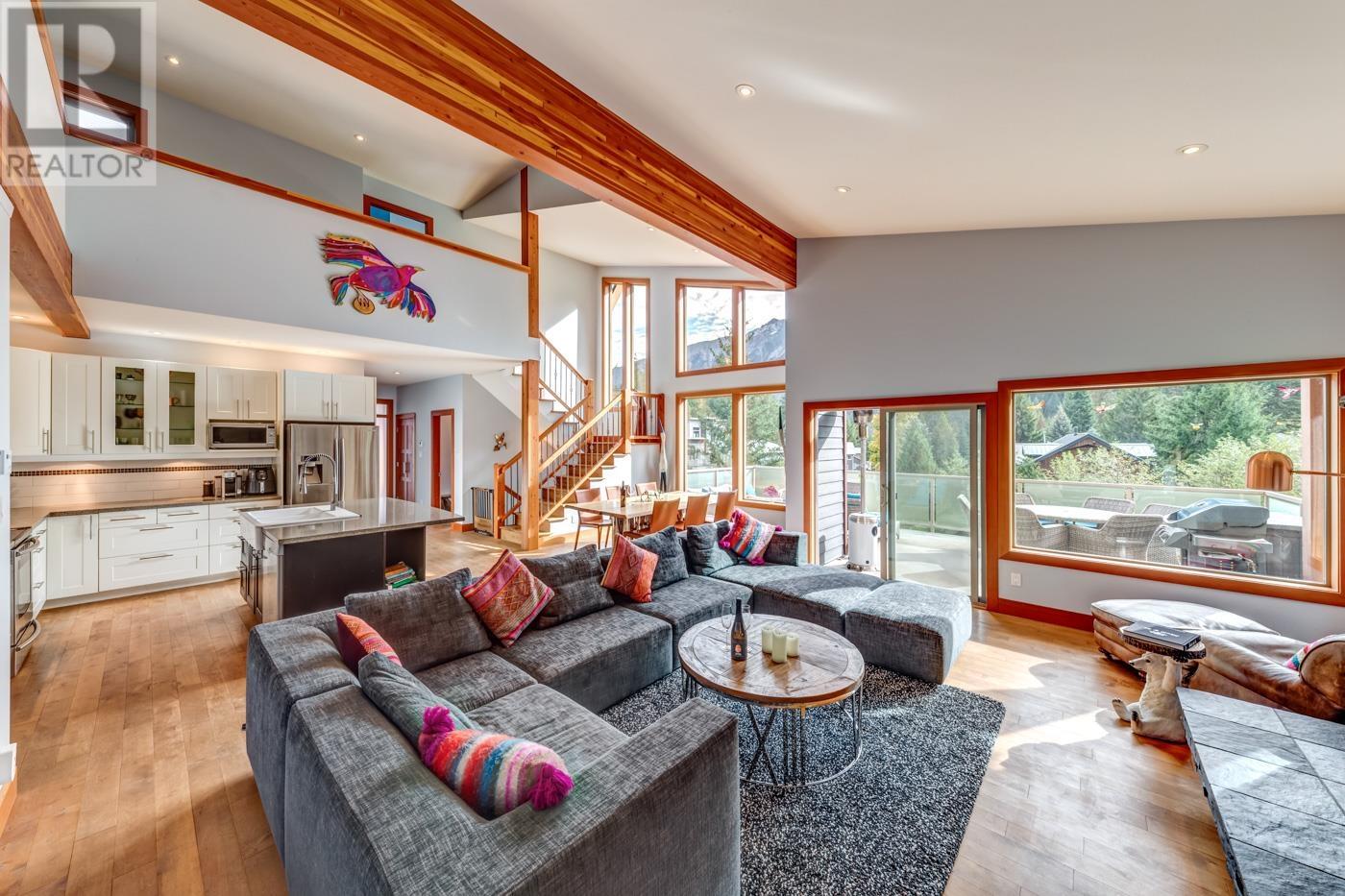 7457 Dogwood Street, Pemberton, British Columbia  V0N 2L0 - Photo 4 - R3012290