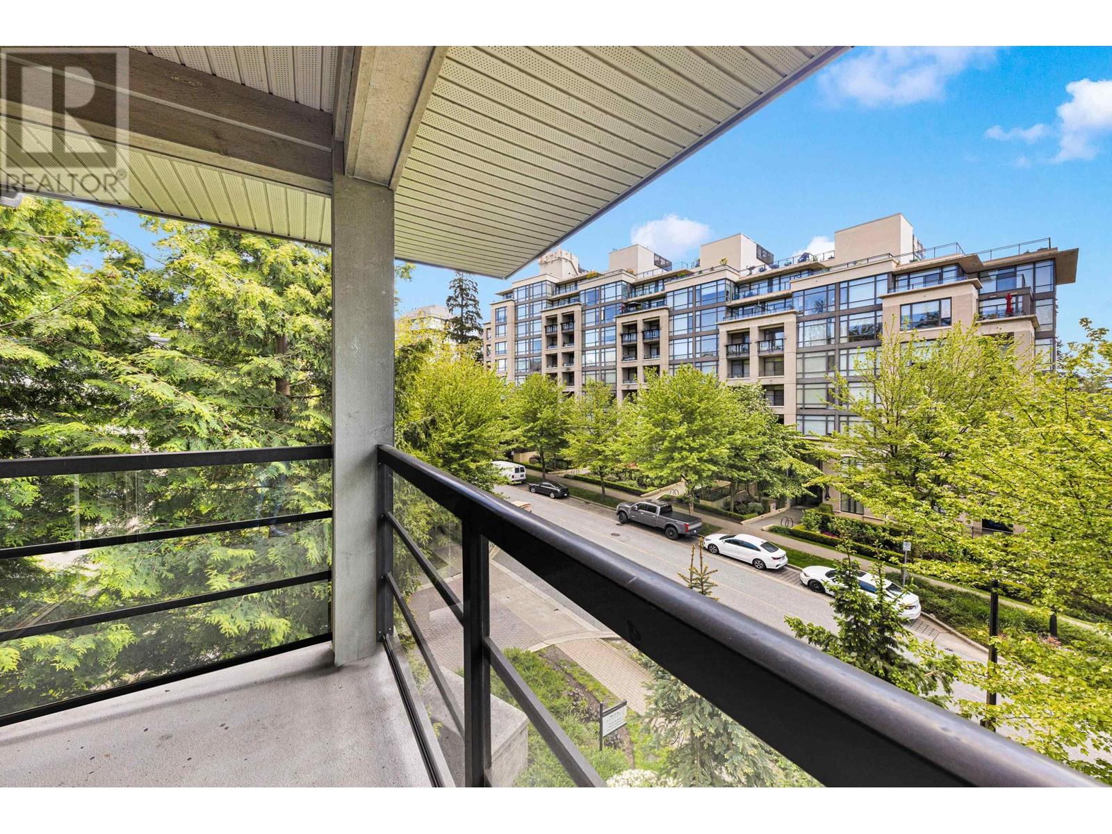 414 9339 UNIVERSITY CRESCENT, Burnaby, British Columbia