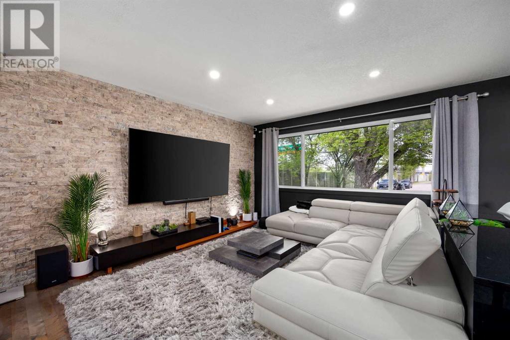 Property at 6020 Lacombe Way SW image 5