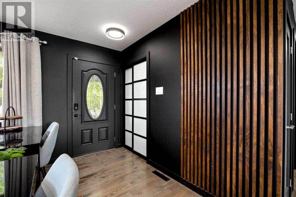 Property at 6020 Lacombe Way SW image 3