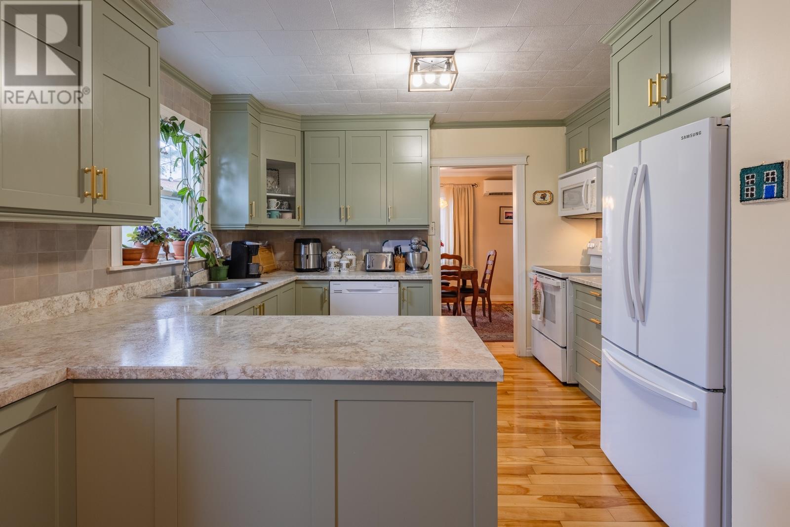 Property at 10 Kawaja Drive image 3