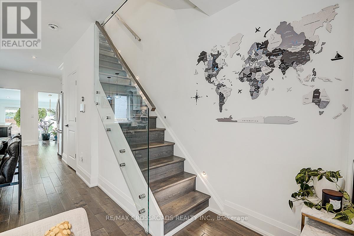 28 Chisholm Avenue, Toronto, Ontario  M4C 4V2 - Photo 19 - E12204279