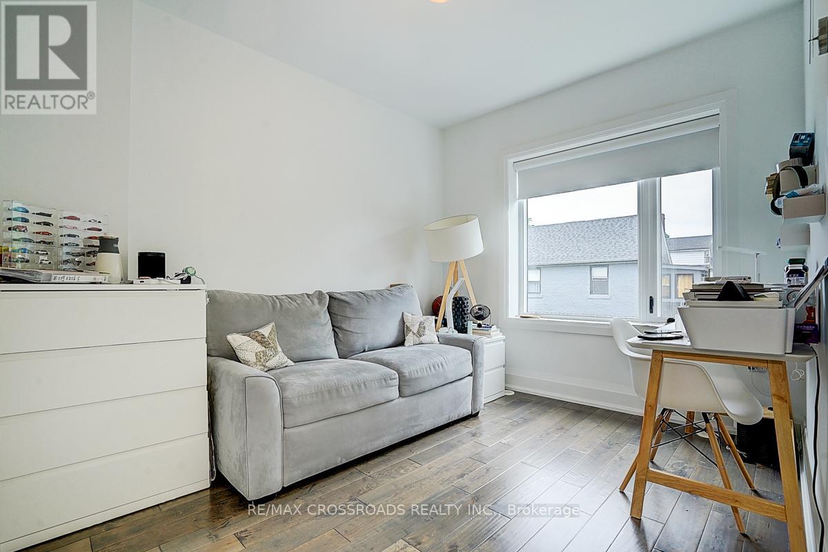 Property at 28 CHISHOLM AVENUE image 3