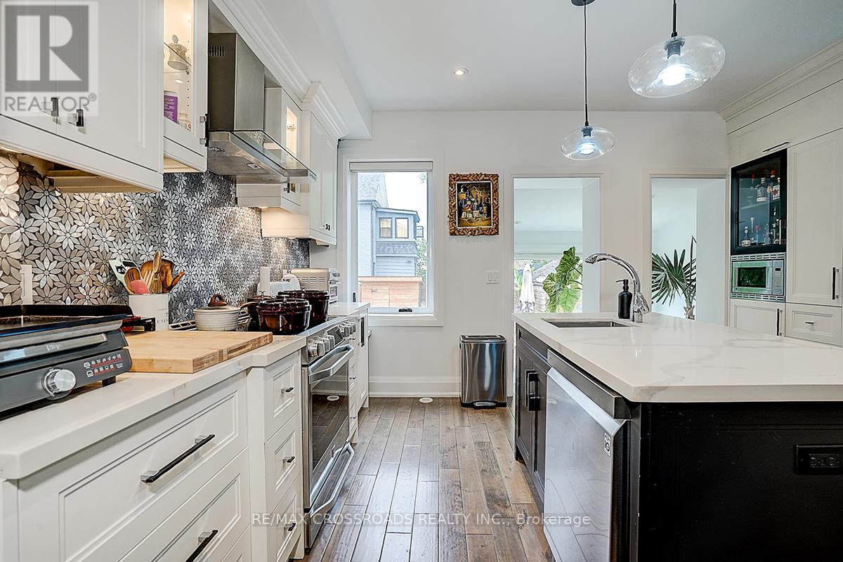 28 Chisholm Avenue, Toronto, Ontario  M4C 4V2 - Photo 23 - E12204279