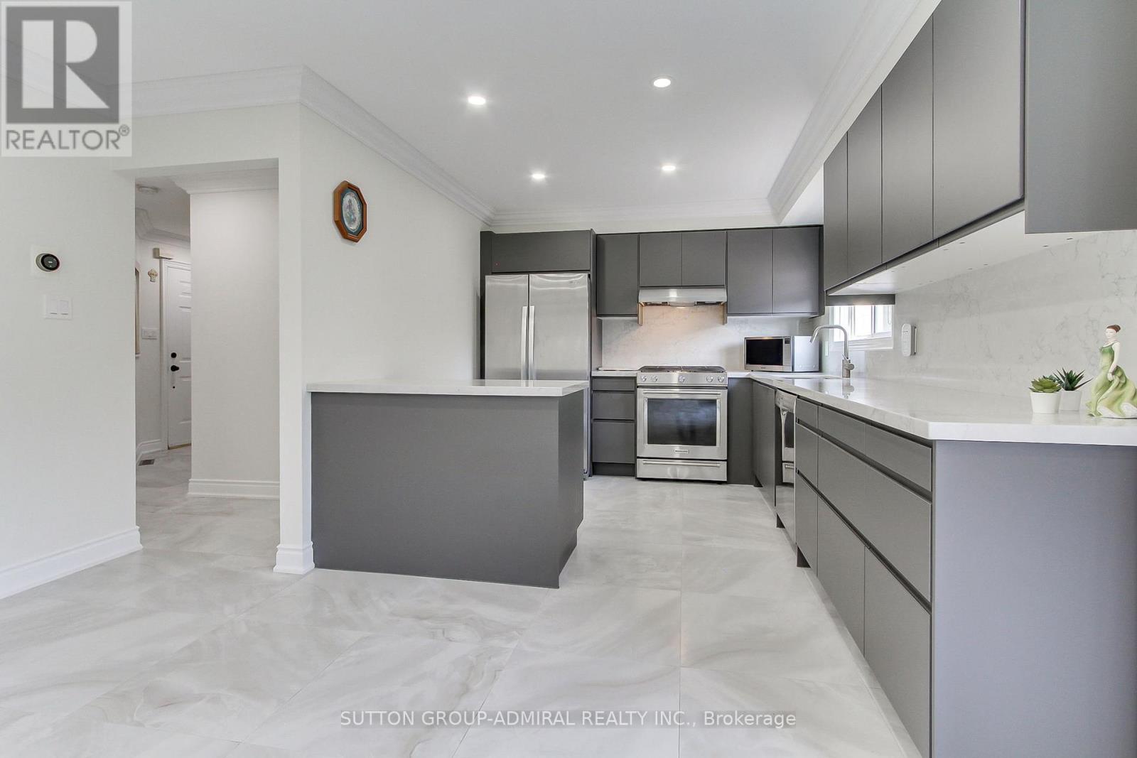 26 Carron Avenue, Vaughan, Ontario  L6A 1Y7 - Photo 6 - N12201184