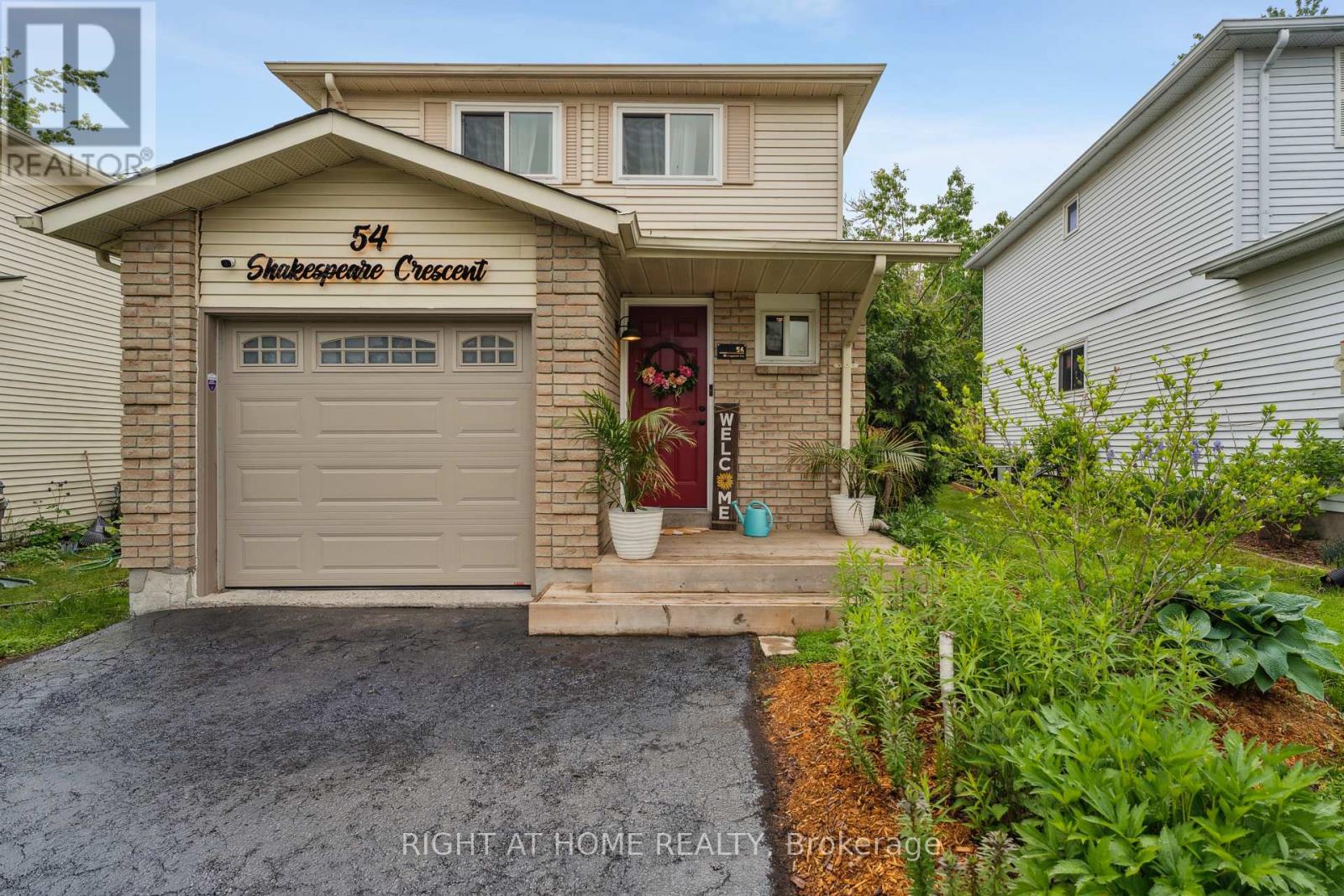 54 Shakespeare Crescent, Barrie, Ontario  L4N 6C1 - Photo 4 - S12204153