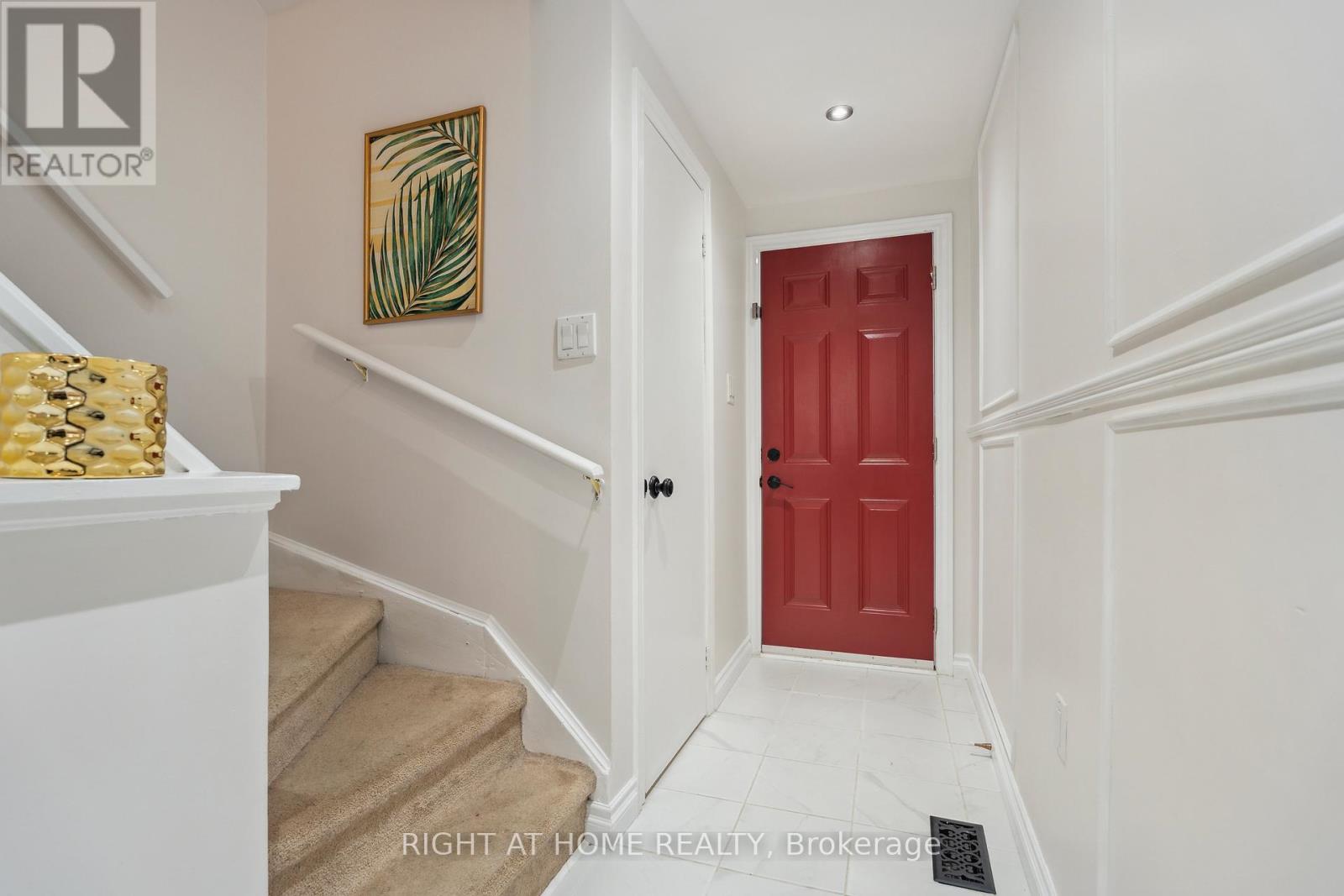 54 Shakespeare Crescent, Barrie, Ontario  L4N 6C1 - Photo 7 - S12204153