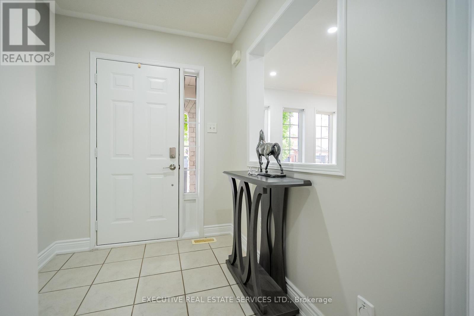 54 Woodvalley Drive, Brampton, Ontario  L7A 1Z3 - Photo 6 - W12204276