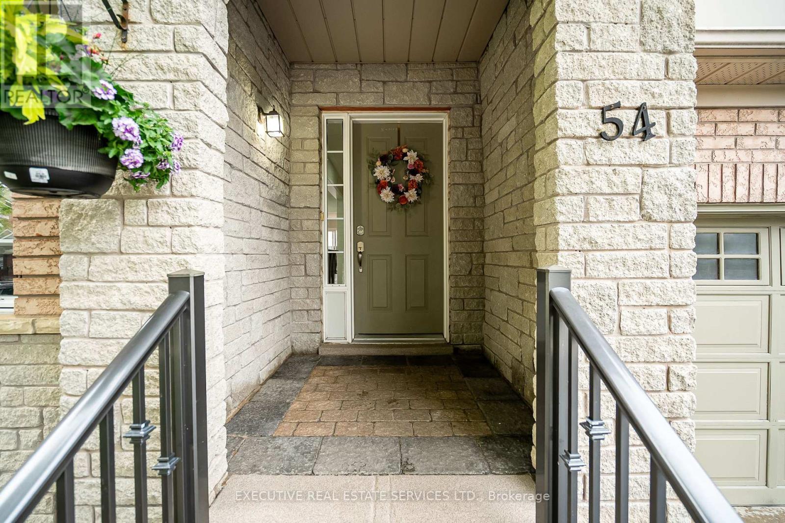 54 Woodvalley Drive, Brampton, Ontario  L7A 1Z3 - Photo 5 - W12204276