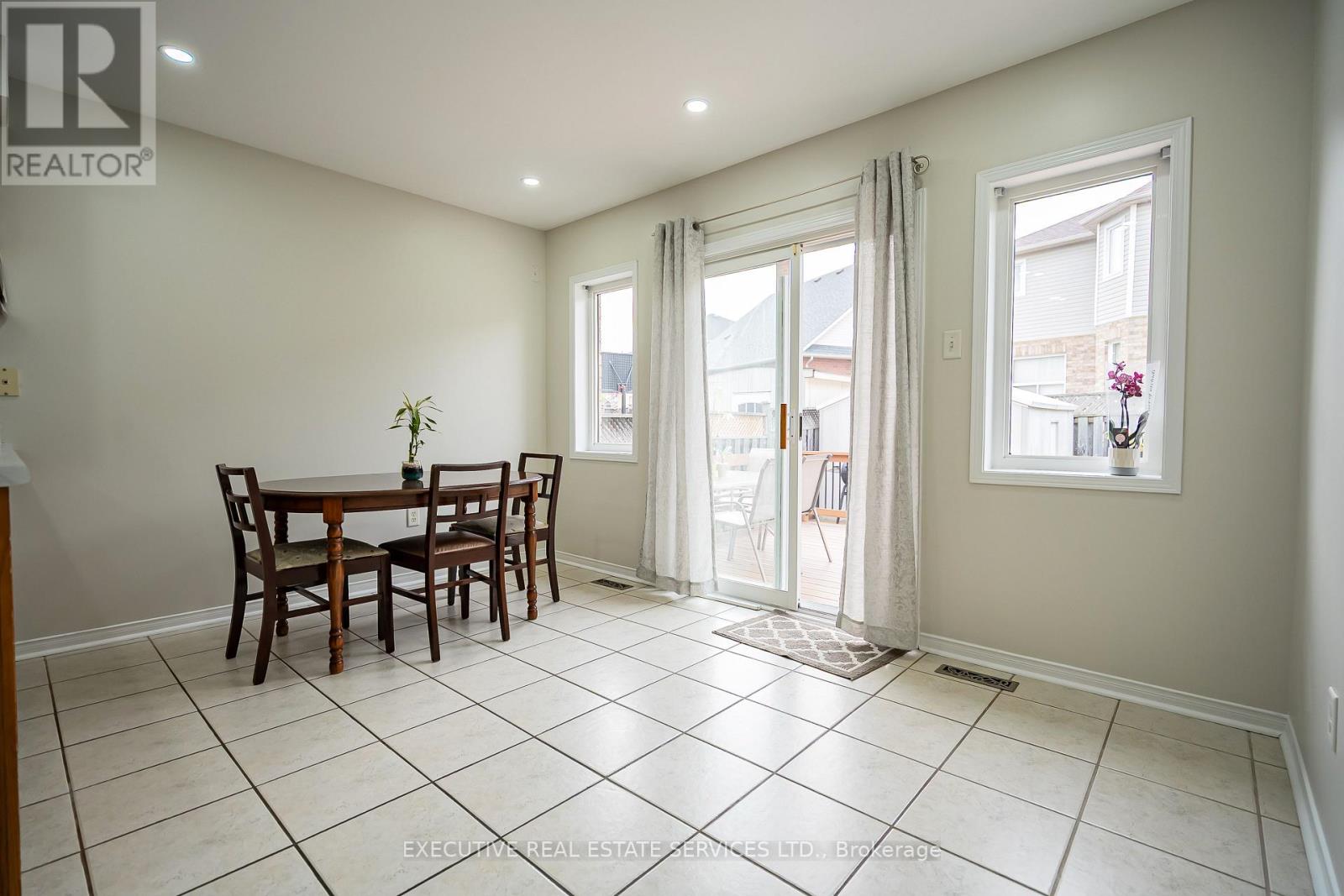 54 Woodvalley Drive, Brampton, Ontario  L7A 1Z3 - Photo 17 - W12204276