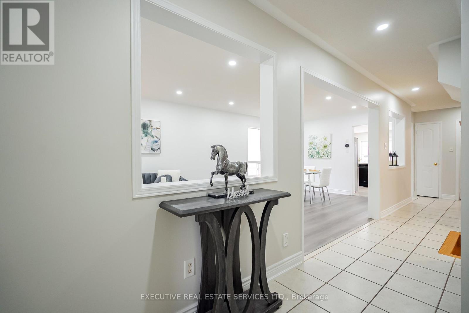 54 Woodvalley Drive, Brampton, Ontario  L7A 1Z3 - Photo 7 - W12204276