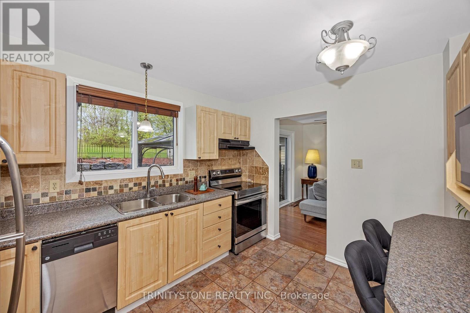 59 Stable Way, Ottawa, Ontario  K2M 1A8 - Photo 14 - X12203801