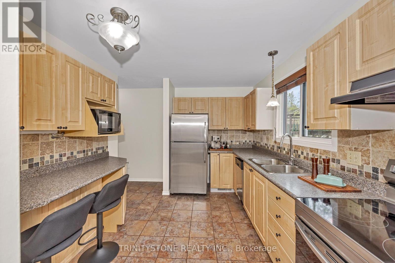 59 Stable Way, Ottawa, Ontario  K2M 1A8 - Photo 11 - X12203801