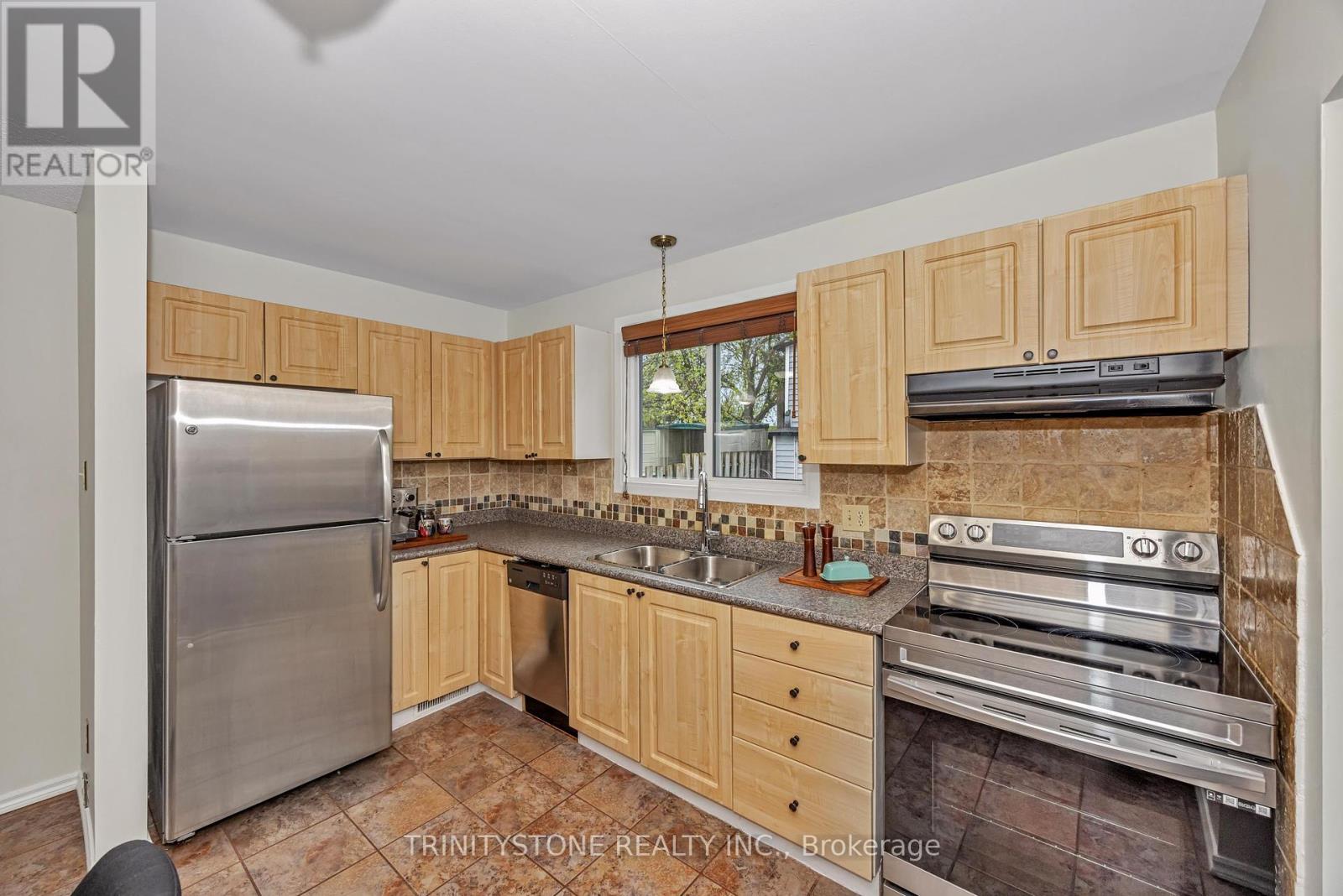 59 Stable Way, Ottawa, Ontario  K2M 1A8 - Photo 12 - X12203801