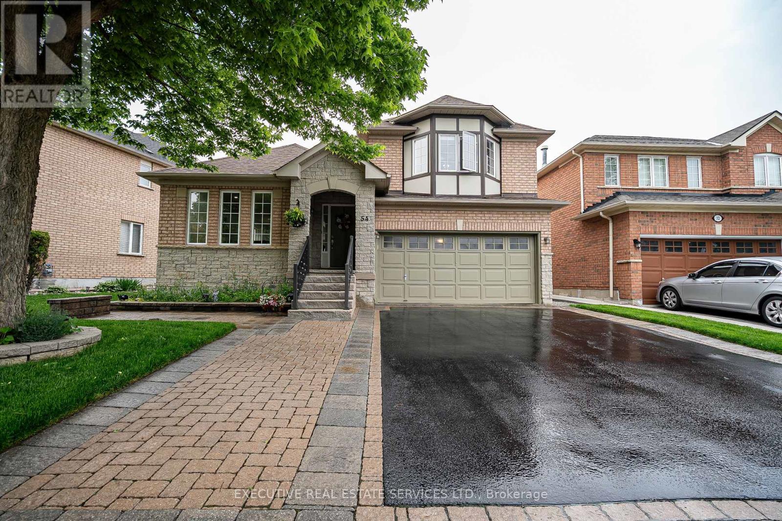 54 Woodvalley Drive, Brampton, Ontario  L7A 1Z3 - Photo 4 - W12204276