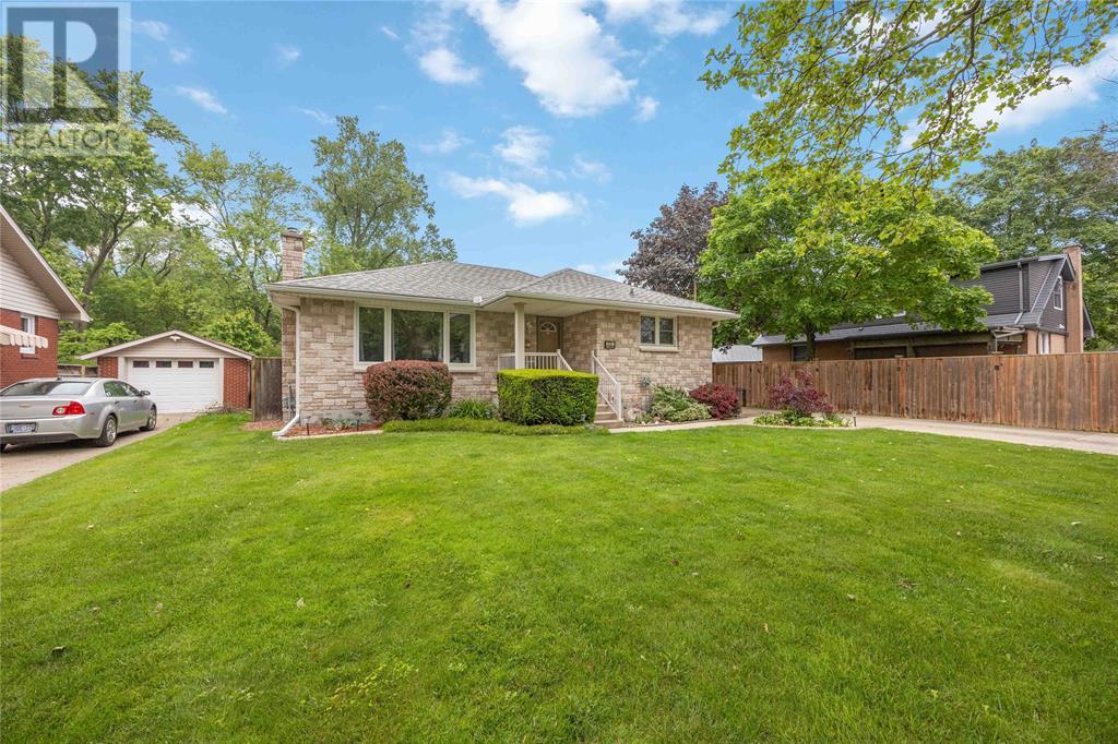 976 Kensington Boulevard, Sarnia, Ontario  N7S 1M8 - Photo 1 - 25014354
