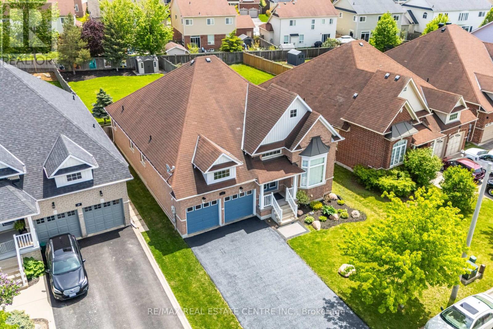 47 Regalia Way, Barrie, Ontario  L4M 7H8 - Photo 2 - S12180588