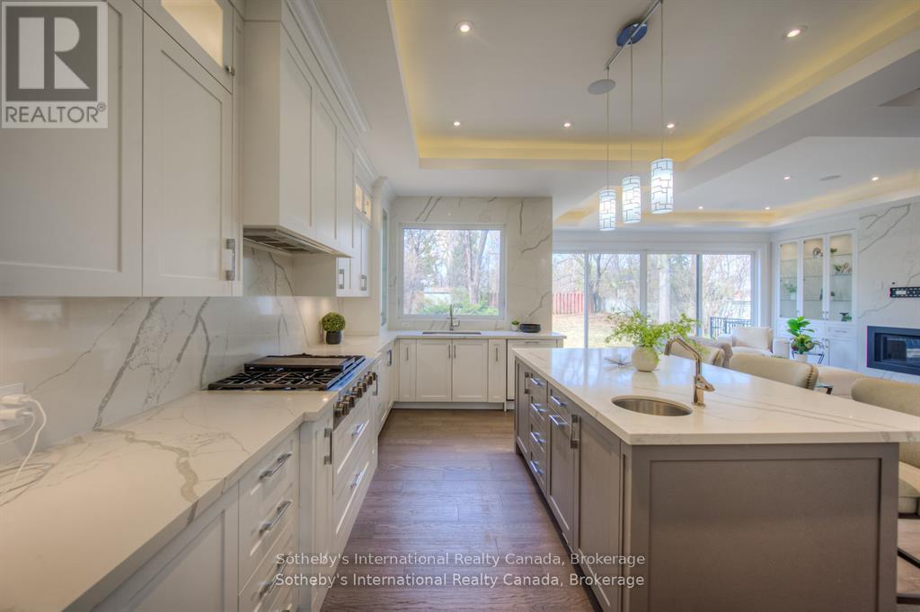 2457 Ventura Drive, Oakville (Wo West), Ontario  L6L 2H5 - Photo 12 - W12204318