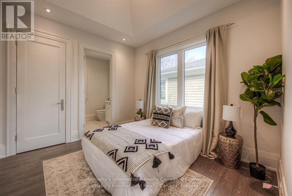 2457 Ventura Drive, Oakville (Wo West), Ontario  L6L 2H5 - Photo 21 - W12204318
