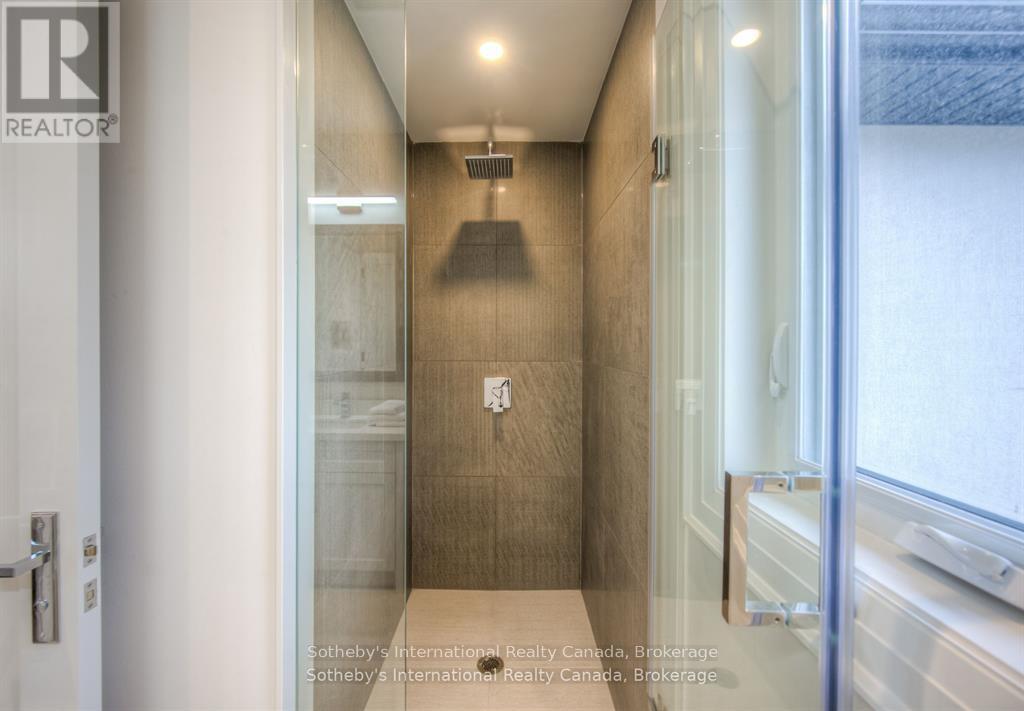 2457 Ventura Drive, Oakville (Wo West), Ontario  L6L 2H5 - Photo 23 - W12204318