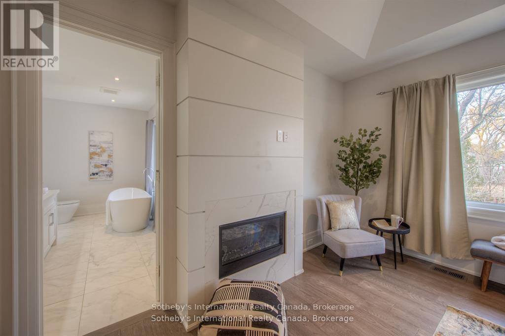 2457 Ventura Drive, Oakville (Wo West), Ontario  L6L 2H5 - Photo 32 - W12204318