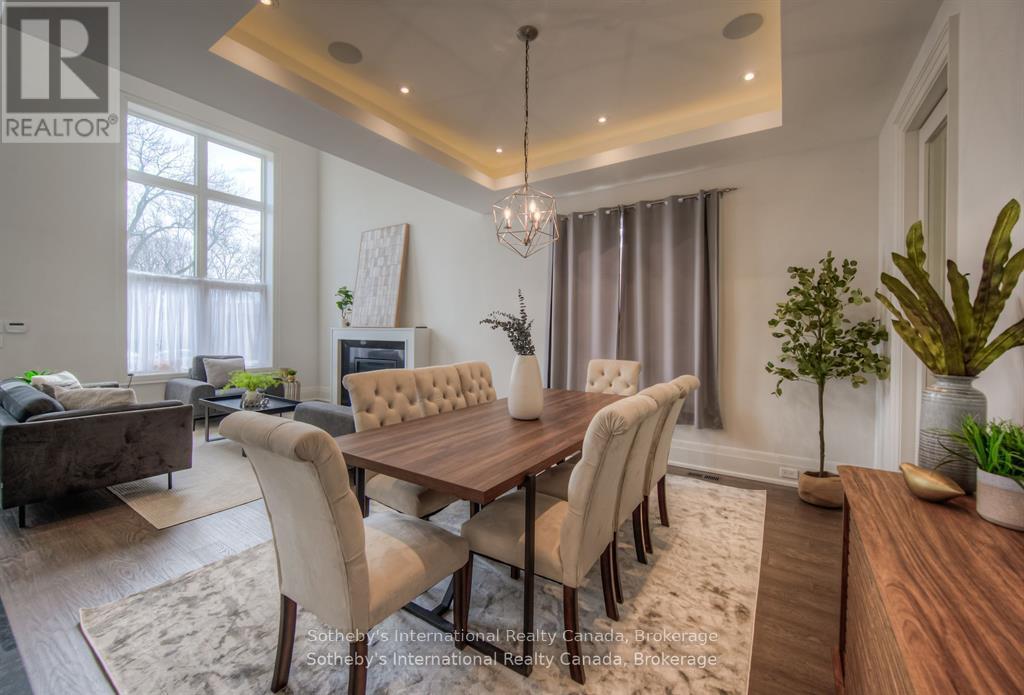 2457 Ventura Drive, Oakville (Wo West), Ontario  L6L 2H5 - Photo 8 - W12204318