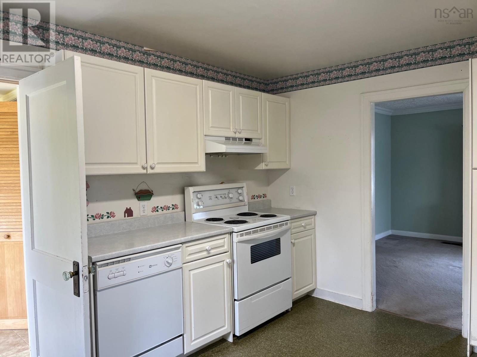 163 Twining Street, Baddeck, Nova Scotia  B0E 1B0 - Photo 4 - 202512280