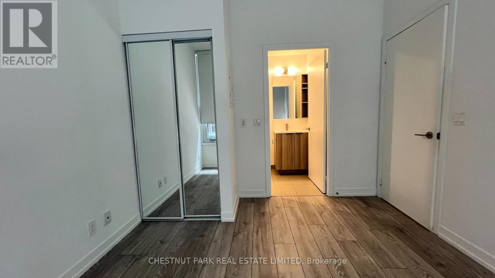 601 - 55 Mercer Street, Toronto, Ontario  M5V 3W2 - Photo 5 - C12204311