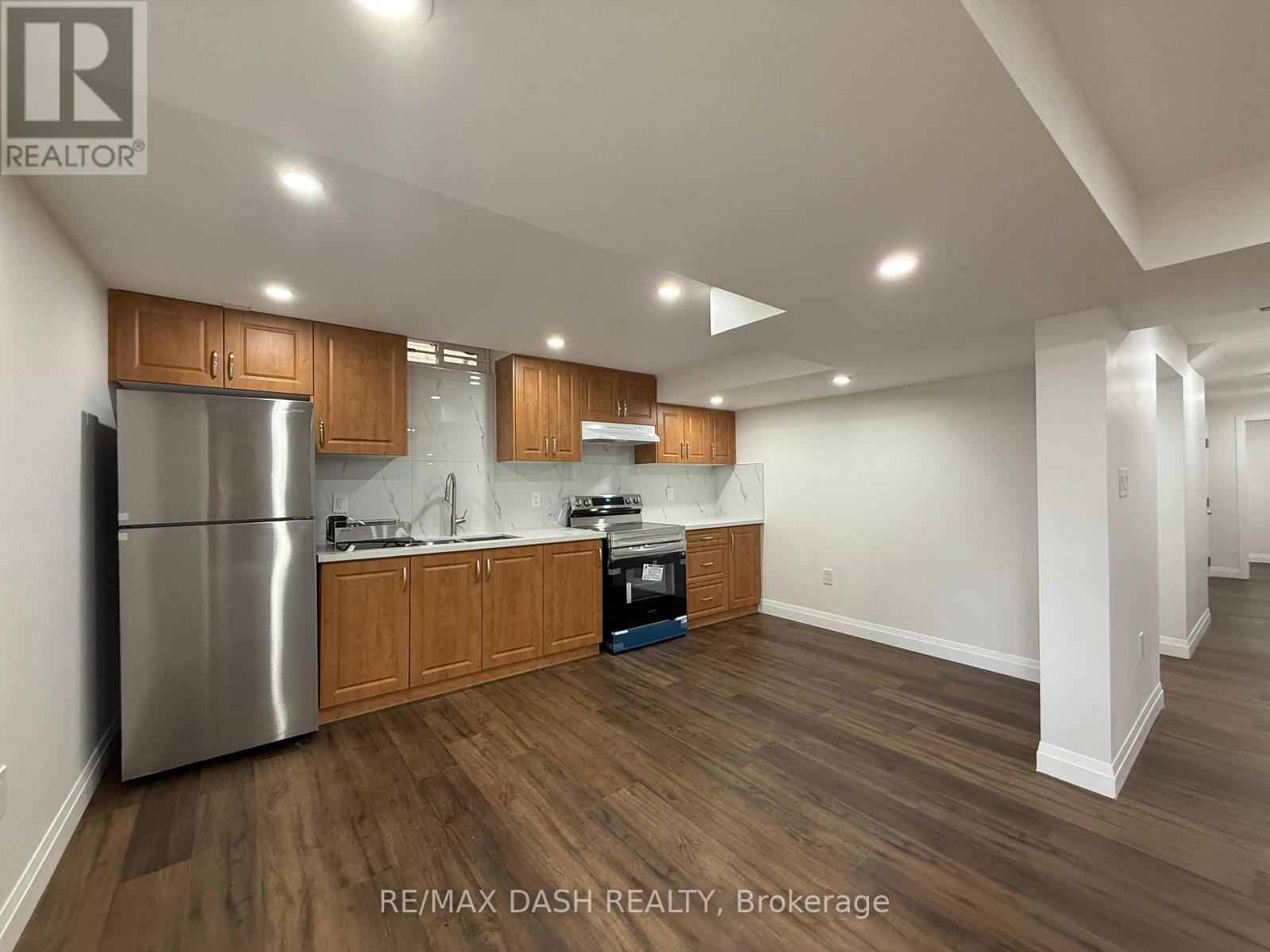 Lower - 30 Brownell Street, Whitby, Ontario  L1R 2E9 - Photo 4 - E12204314