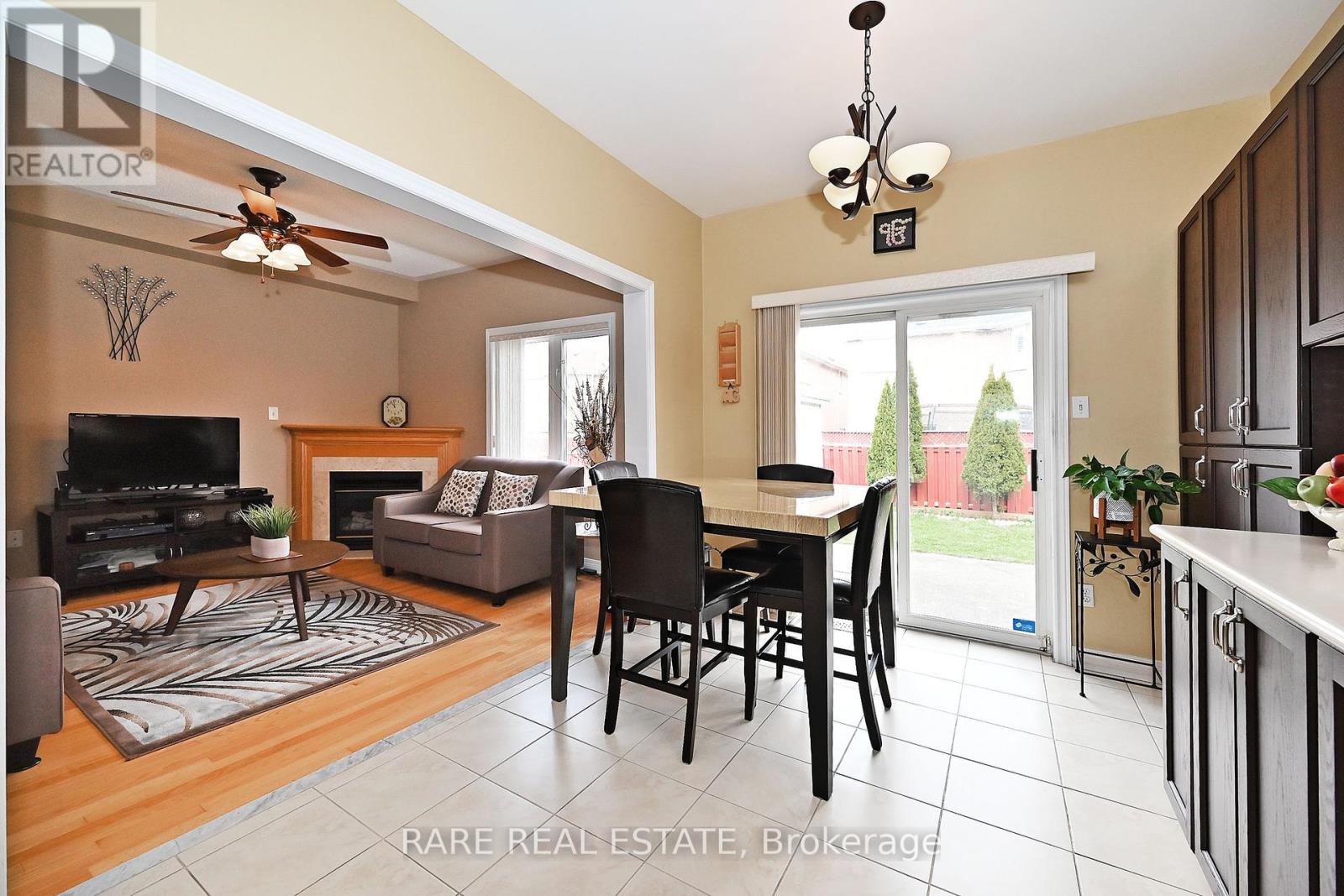 395 Rocca Court, Mississauga (Meadowvale Village), Ontario  L5W 1V1 - Photo 12 - W12204291