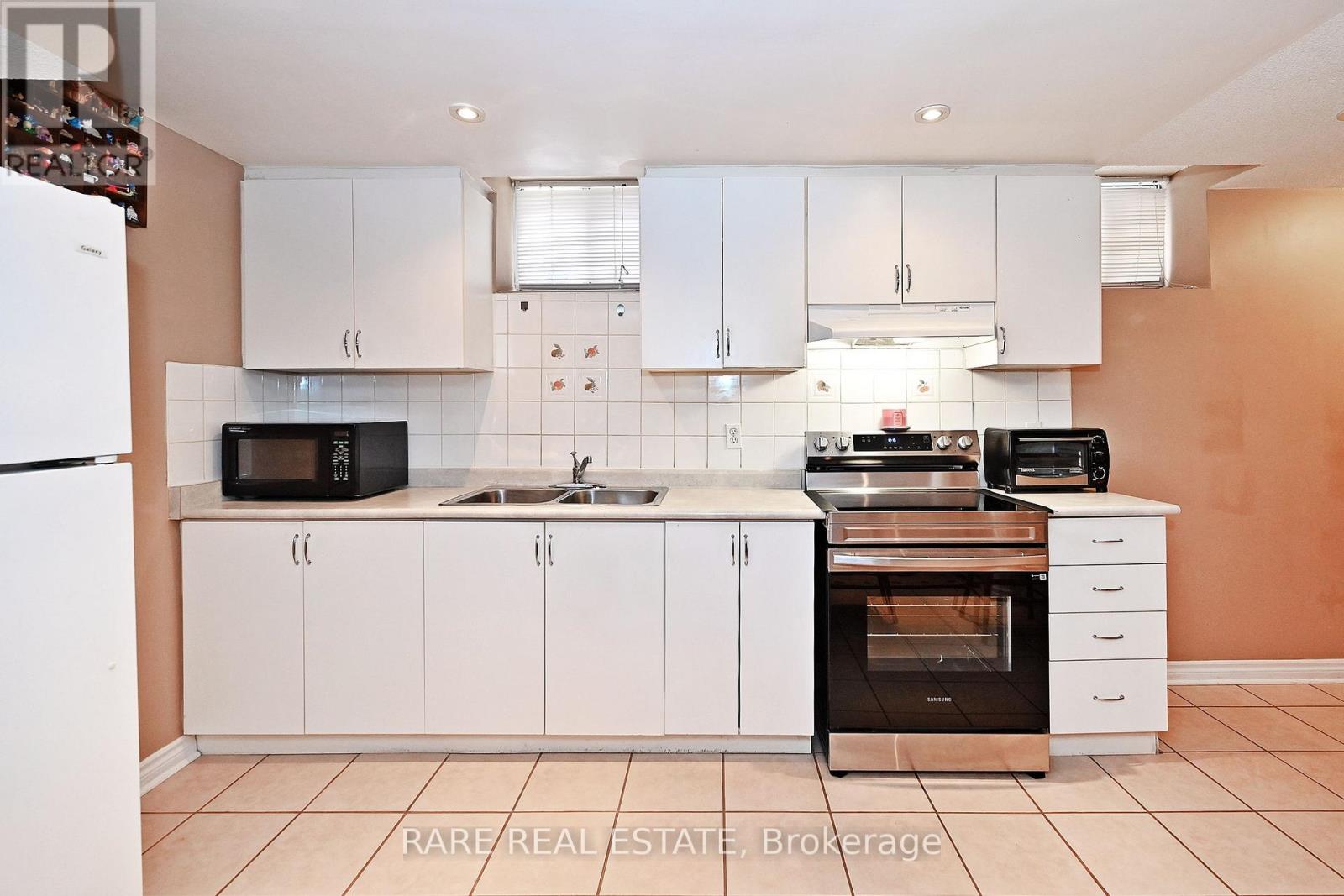 395 Rocca Court, Mississauga (Meadowvale Village), Ontario  L5W 1V1 - Photo 32 - W12204291