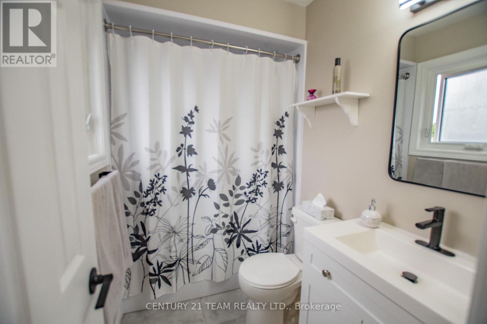 17 Ruddell Crescent, Halton Hills, Ontario  L7G 5N4 - Photo 16 - W12204303